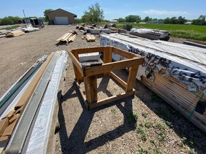 lot 90 image: Ground deer stand
