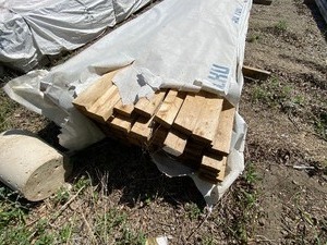 lot 88 image: 2x4 bundle