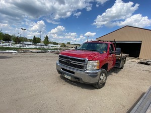 lot 96 image: 2011 Chevrolet Silverado 3500 6.6L Tiltbed