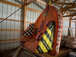 lot 418 image: Airhead pull behind tube