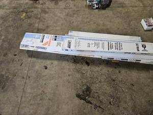 lot 363 image: Fluorescent bulbs