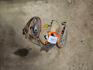 lot 401 image: Rachet straps