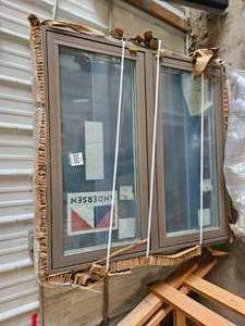 lot 499 image: Double Window