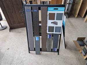 lot 441 image: Decking Display
