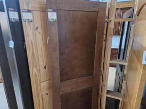 lot 227 image: 30 Maple interior door
