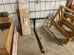 lot 410 image: Truck bed Load Extender x2