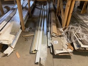 lot 427 image: Metal Trim