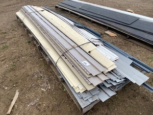 lot 282 image: Misc vinyl siding