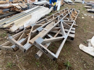 lot 277 image: 18 floor supports