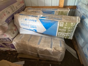 lot 208 image: R-15 unfaced insulation