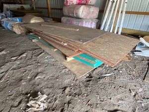 lot 414 image: Misc plywood