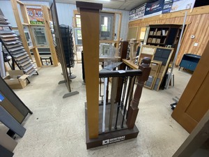 lot 437 image: Railing display