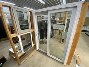 lot 467 image: door With display