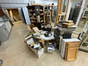 lot 471 image: Display Case Trim and misc samples
