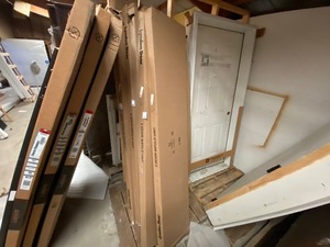 lot 514 image: 24 x 79 bi-fold white x2