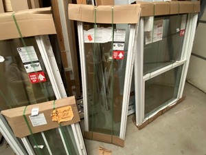lot 573 image: Thermotech 20x60 White Window