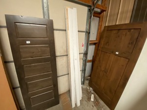 lot 600 image: White Trim Boards