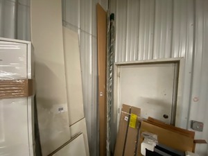 lot 488 image: Shelf BoardMetal trim