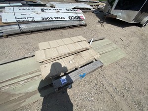 lot 265 image: Beige retro siding