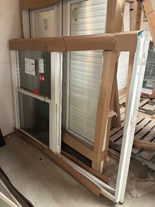 lot 524 image: ThermoTech 78 x 60 White Window