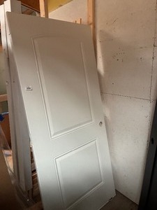 lot 537 image: 36 White Exterior Door