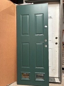 lot 540 image: 32 Hunter Green door