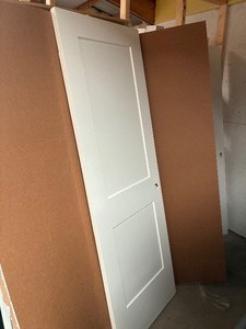 lot 539 image: 32 Interior White Door