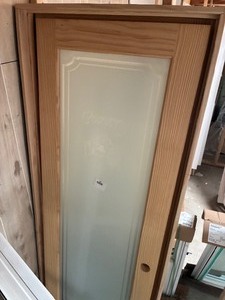 lot 608 image: 28 Etched Glass Pantry Door