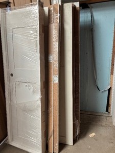 lot 560 image: 7 Doors with Trim and Frames