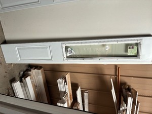 lot 570 image: Side Window