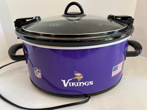 lot 20 image: Minnesota Vikings NFL Themed Crock-Pot Slow Cooker