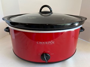 lot 22 image: Crock-Pot 6-Quart Slow Cooker in Red