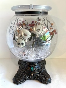 lot 30 image: Unique Decorative Skeleton Fish Aquarium Globe