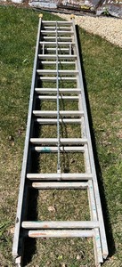 lot 51 image: Aluminum Extension Ladder with Safety Feet