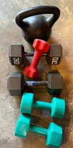 lot 52 image: Set of Mixed Dumbbells and Kettlebell