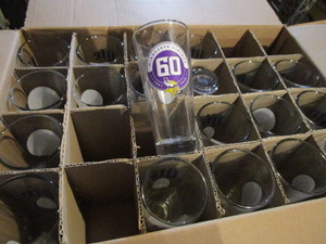lot 19 image: Tumblers MN Vikings & Lite