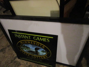 lot 21 image: Light Boxes