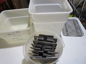 lot 73 image: Cambro Containers