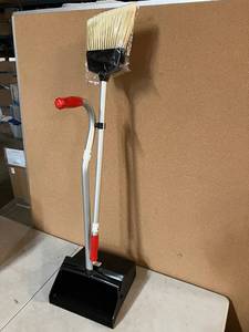 lot 74 image: Unger Small Broom and Dustpan