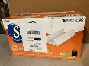 lot 3 image: Scott C-Fold Paper Towels