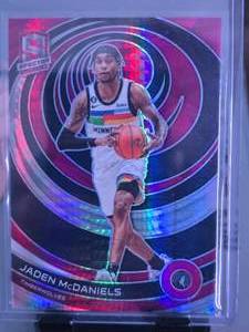 lot 52 image: JADEN MCDANIELS 2022-23 PANINI SPECTRA PINK PRIZM