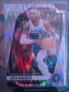 lot 58 image: JADEN MCDANIELS 2024-25 PANINI PRIZM SKEWED PRIZM 232249