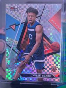 lot 78 image: JAYLEN CLARK 2023-24 TOPPS FINEST CHECKERBOARD REFRACTOR ROOKIE CARD