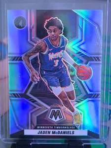 lot 136 image: JADEN MCDANIELS 2021-22 PANINI MOSAIC SILVER PRIZM