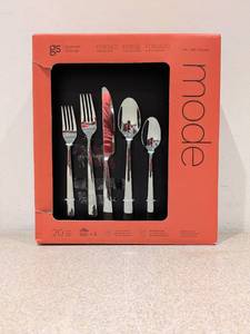 lot 40 image: GOURMET SETTINGS 18PC. MODE FORGED STAINLESS STEEL SILVERWARE SET
