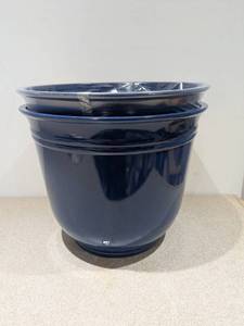 lot 45 image: TRENDSPOT 18 THEO RESIN PLANTER COBALT BLUE 2PK.