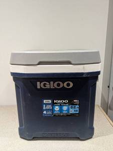 lot 61 image: IGLOO 62QT. COOLER
