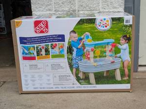 lot 77 image: STEP 2 RAIN SHOWERS & FLOW WATER TABLE