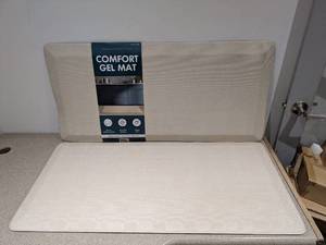 lot 88 image: 2 TOWN & COUNTRY LIVING COMFORT KITCHEN GEL MATS (TAN)