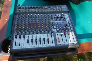 lot 8 image: Behinger Europower Model PMP3000 18 Channel Power Mixer